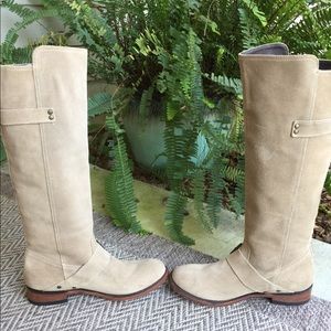 Women’s Vero Cuoio Tall Suede Boots.